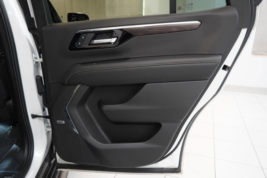 New 2025 Chevrolet Tahoe Premier w/ Sun And Tow Package AWD/4WD image 35