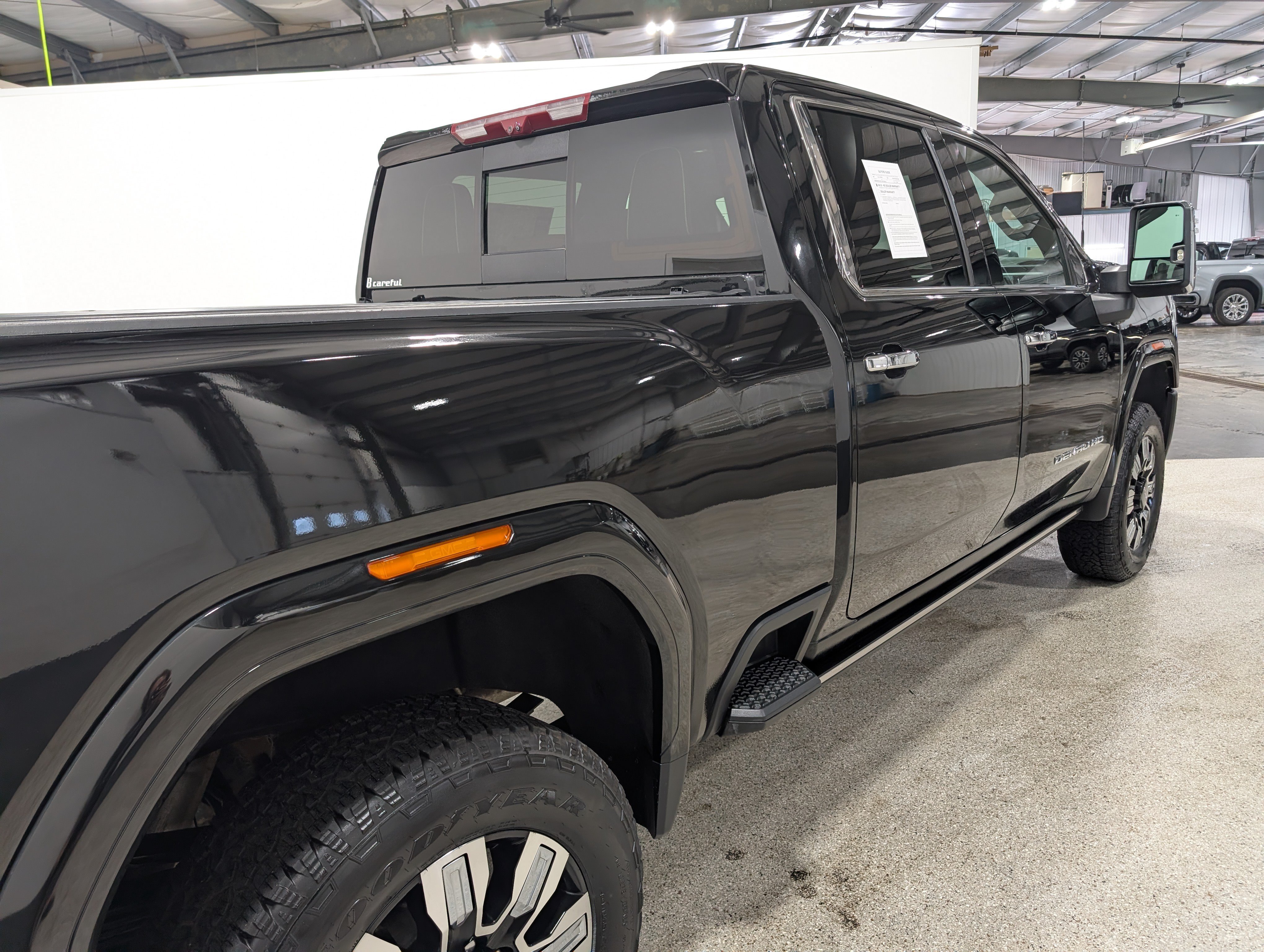 Used 2024 GMC Sierra 3500 Denali Ultimate AWD/4WD image 3
