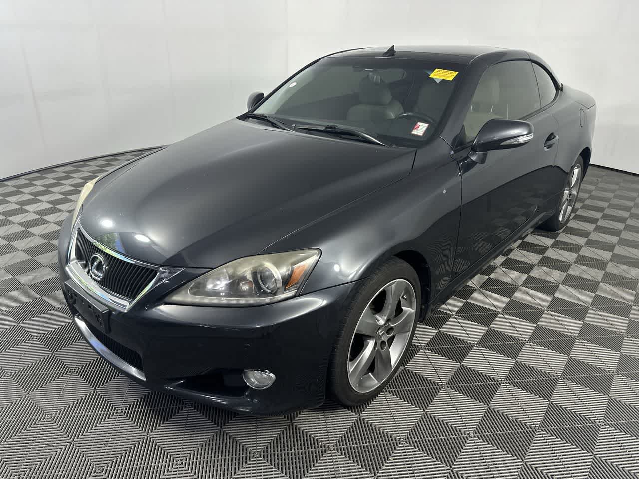 Used 2011 Lexus IS 250C w/ Luxury Pkg RWD image 4