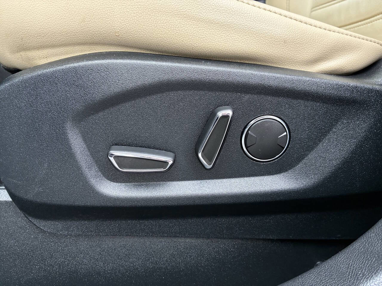 Used 2017 Ford Edge SEL w/ Equipment Group 201A image 27