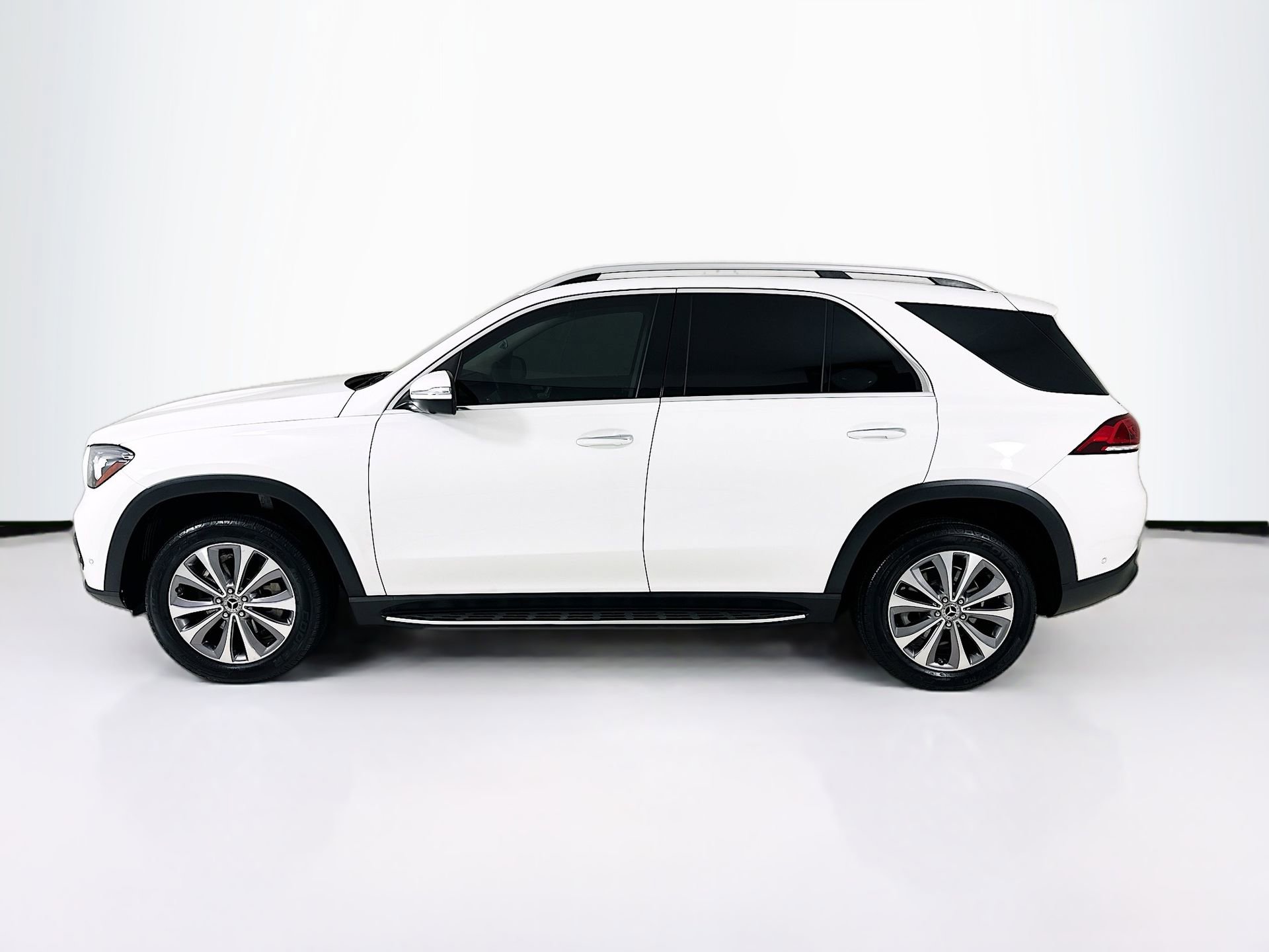 Certified 2022 Mercedes-Benz GLE 350 w/ Premium Package image 5