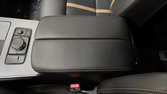 Used 2025 MAZDA CX-70 3.3 Turbo S w/ Premium Package image 21