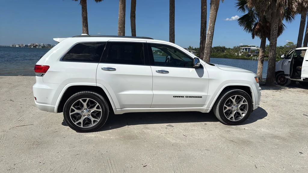 Used 2019 Jeep Grand Cherokee Overland RWD image 10