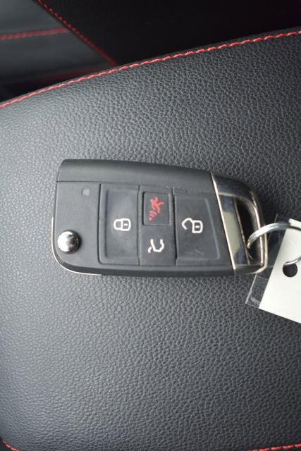 Used 2018 Volkswagen GTI SE w/ SE Leather Package FWD image 30