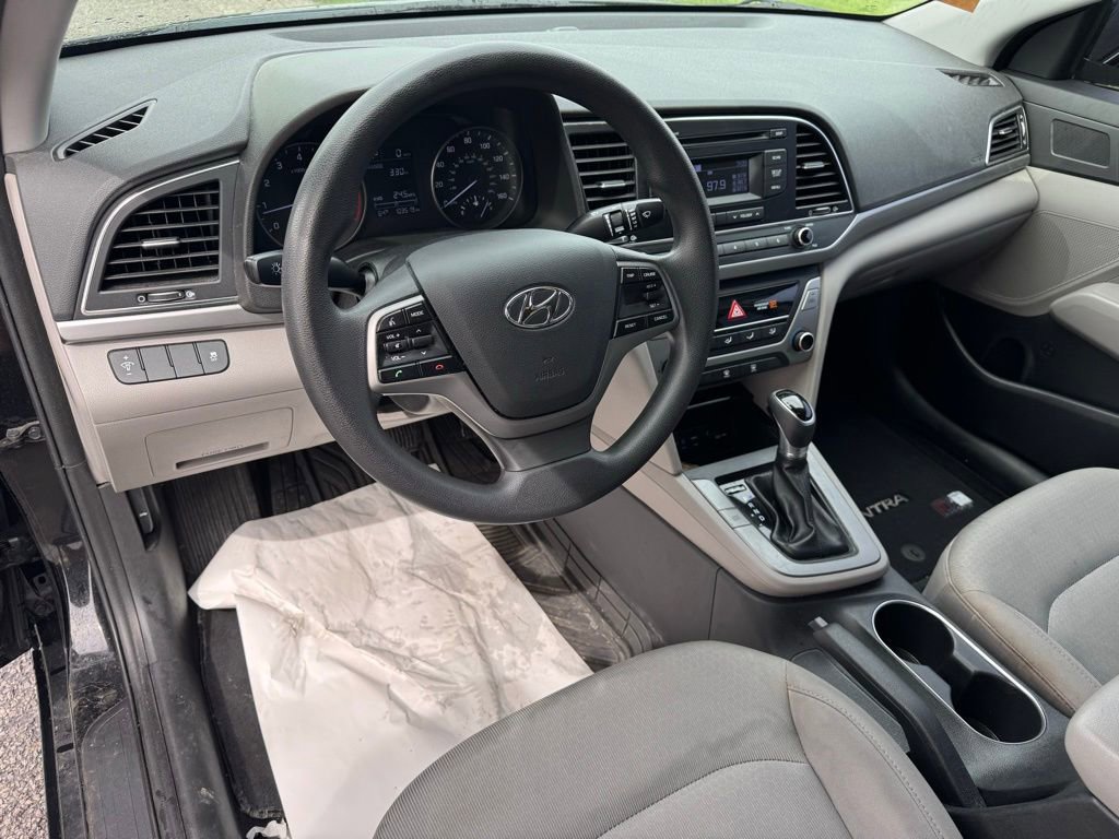 Used 2018 Hyundai Elantra SE image 21