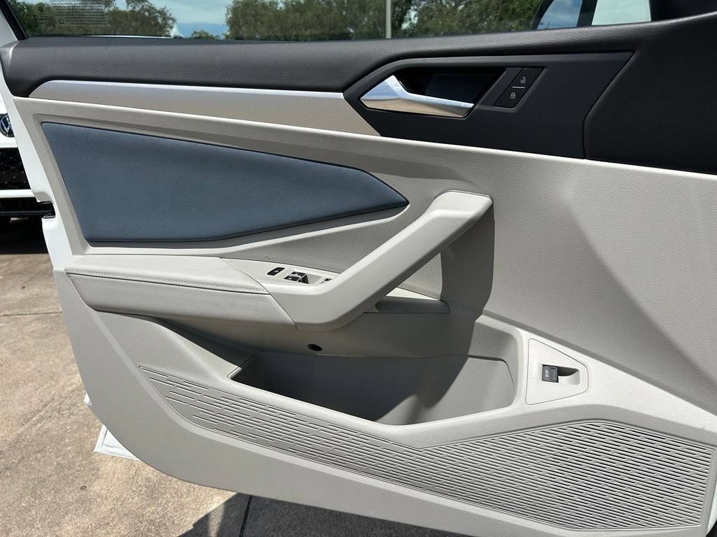 New 2026 Volkswagen Jetta SE FWD image 18