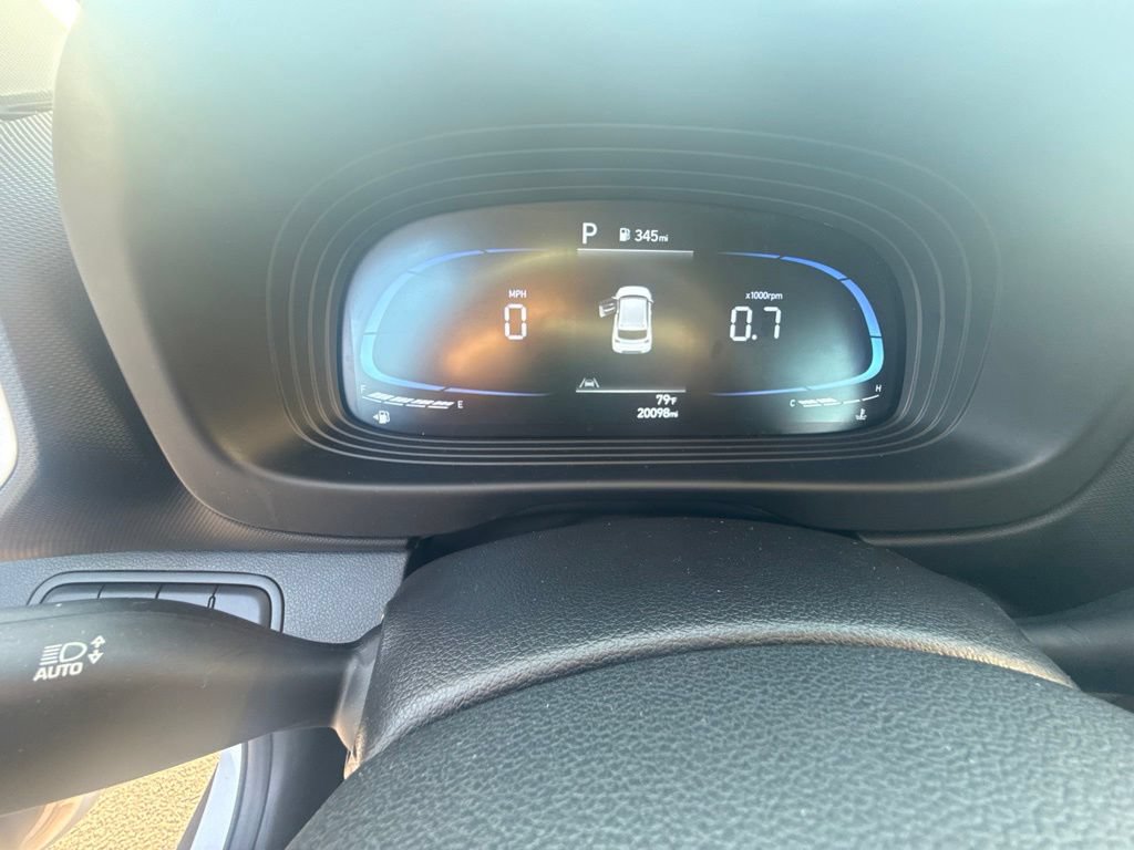 Used 2024 Hyundai Venue Limited FWD image 19