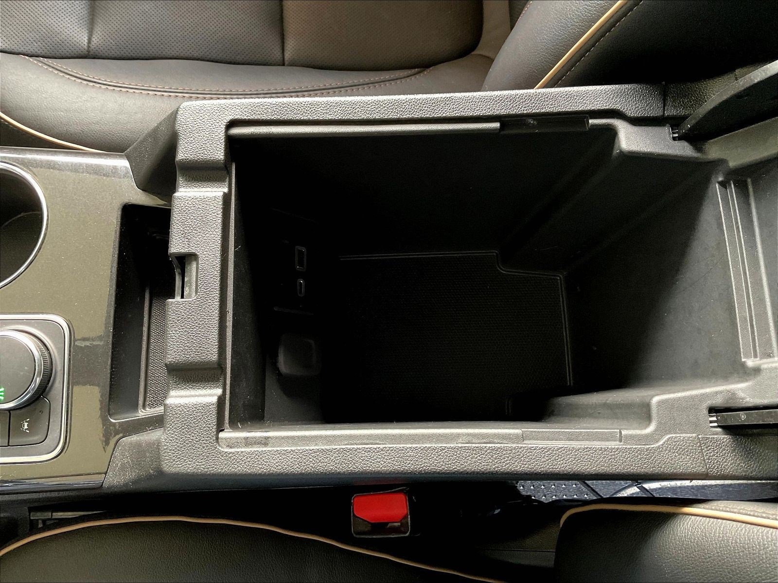 Used 2019 Chevrolet Blazer Premier w/ Sun and Wheels Package FWD image 16