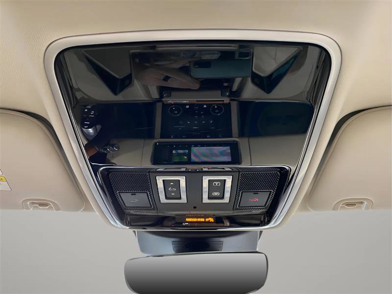 Used 2020 Land Rover Range Rover HSE image 16