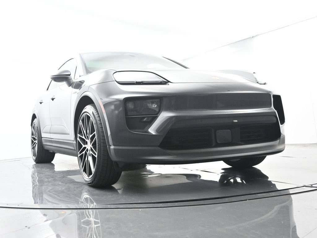 Used 2026 Porsche Macan Electric RWD image 52