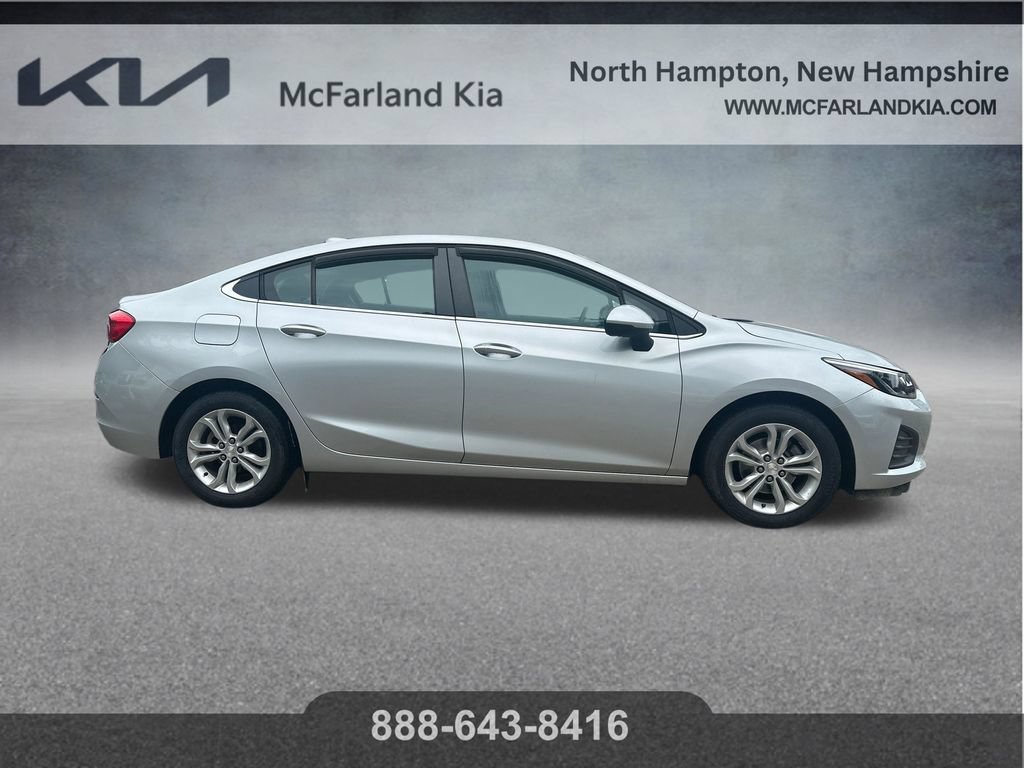 Used 2019 Chevrolet Cruze LT w/ Convenience Package FWD image 7
