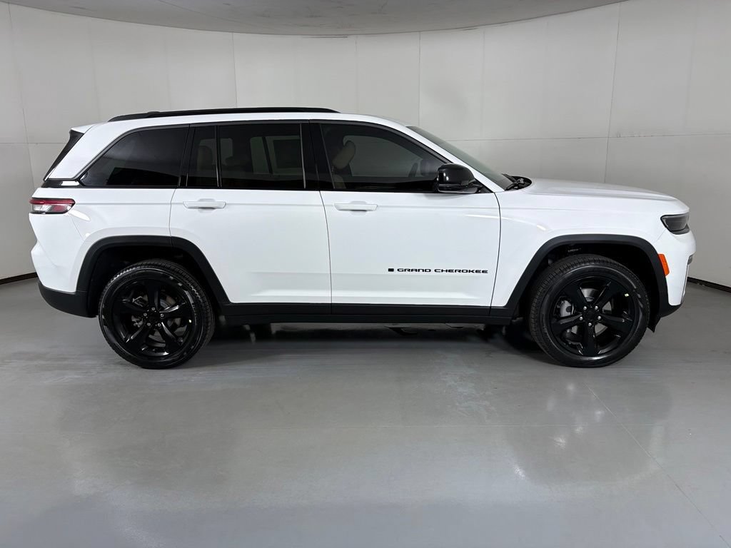 New 2026 Jeep Grand Cherokee Limited w/ Limited Altitude Package AWD/4WD image 9