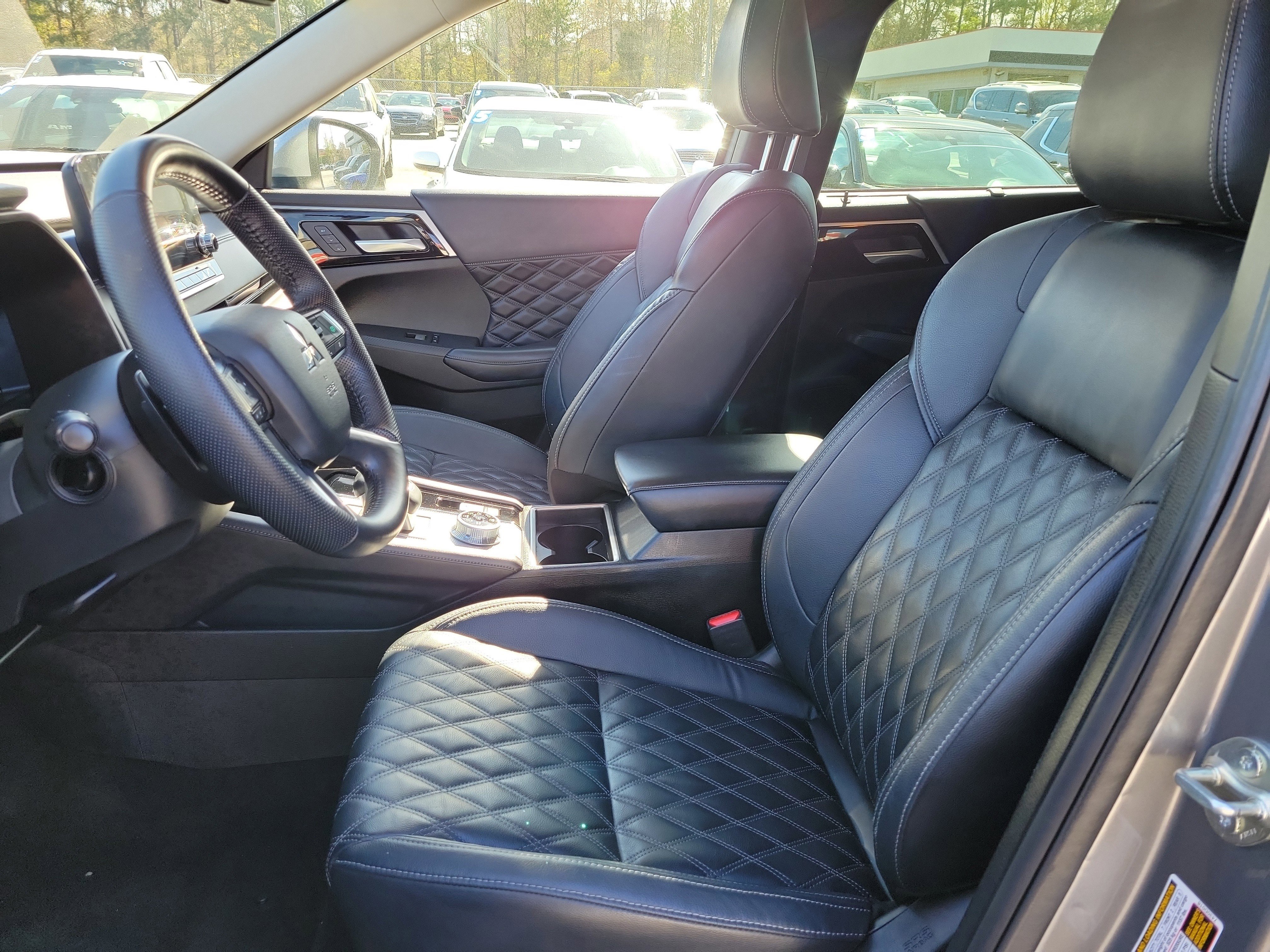 Used 2023 Mitsubishi Outlander SEL image 17