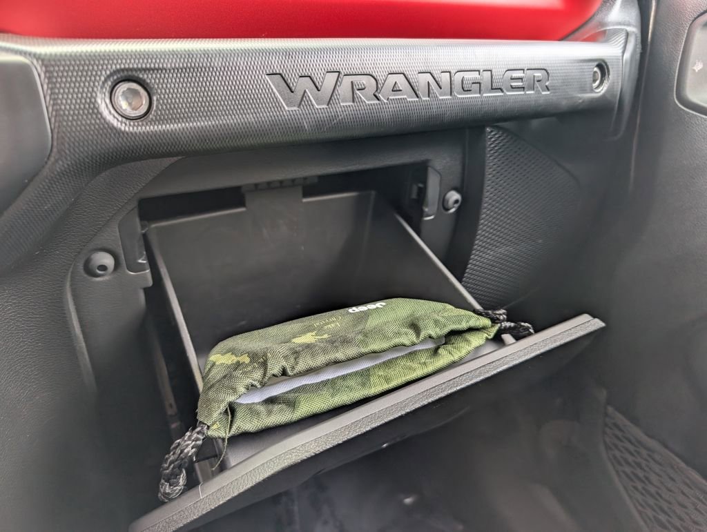 Used 2022 Jeep Wrangler Unlimited Rubicon image 34