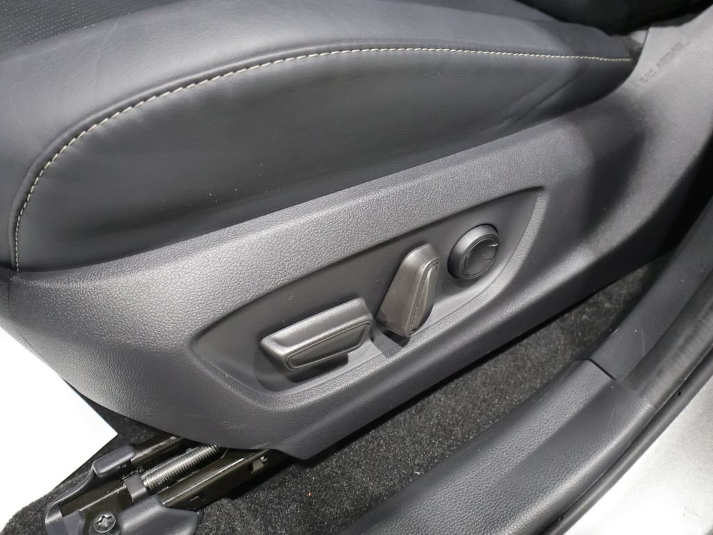 Used 2024 Toyota Crown AWD/4WD image 13