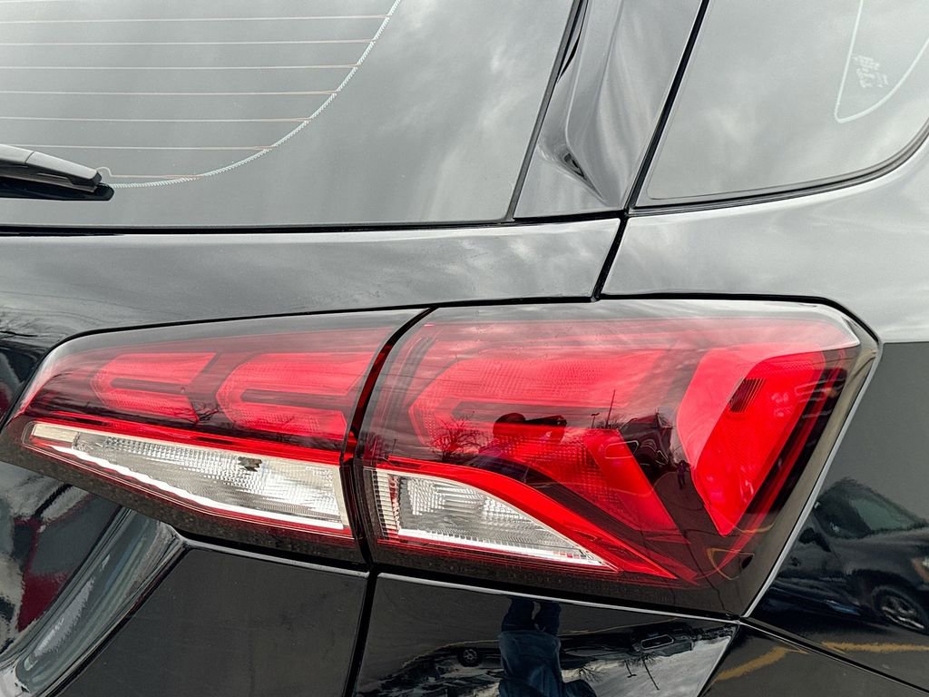 Used 2023 Chevrolet Equinox LS image 32