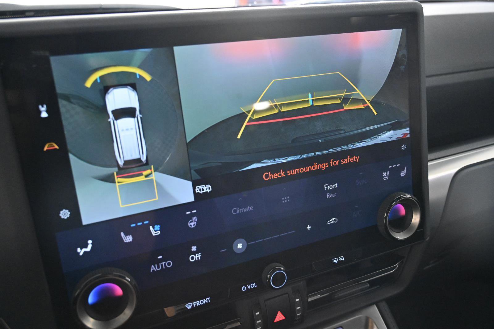 Used 2025 Lexus GX 550 w/ Accessory Package (2T) image 18