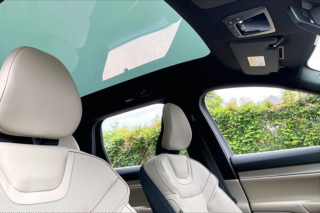 New 2026 Volvo EX90 Plus RWD image 35