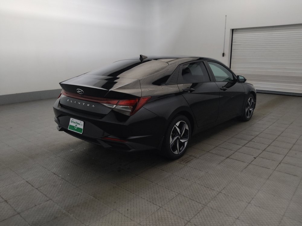 Used 2023 Hyundai Elantra SEL w/ Convenience Package FWD image 9
