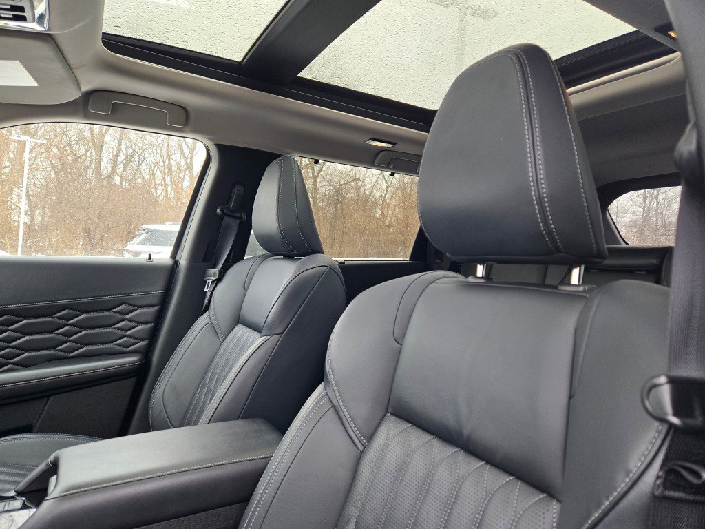 Used 2025 Mitsubishi Outlander SEL image 26