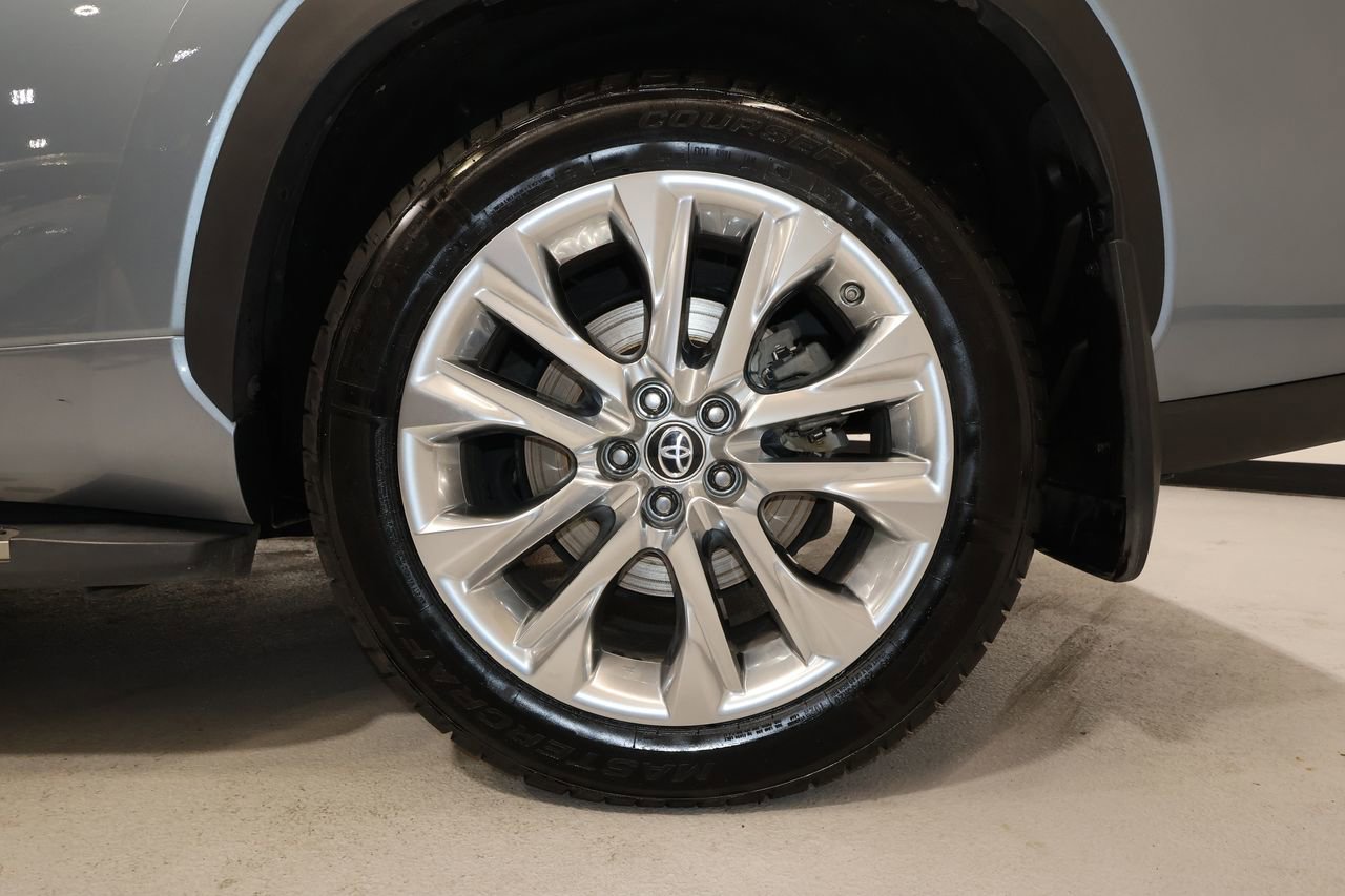 Used 2023 Toyota Highlander Limited image 36