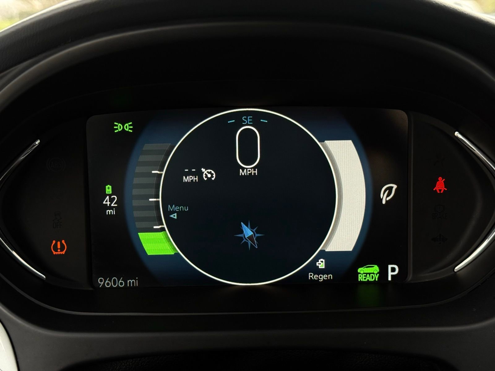 Used 2018 Chevrolet Bolt LT FWD image 31