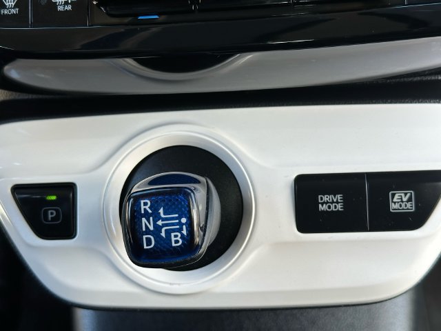 Used 2018 Toyota Prius Two w/ Prius Two Safety Plus Package FWD image 17