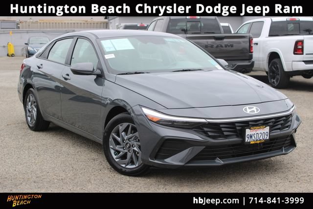 Used 2024 Hyundai Elantra Blue FWD image 1