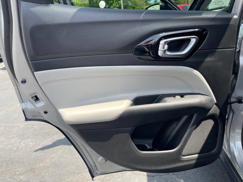 Used 2022 Jeep Compass Limited AWD/4WD image 19