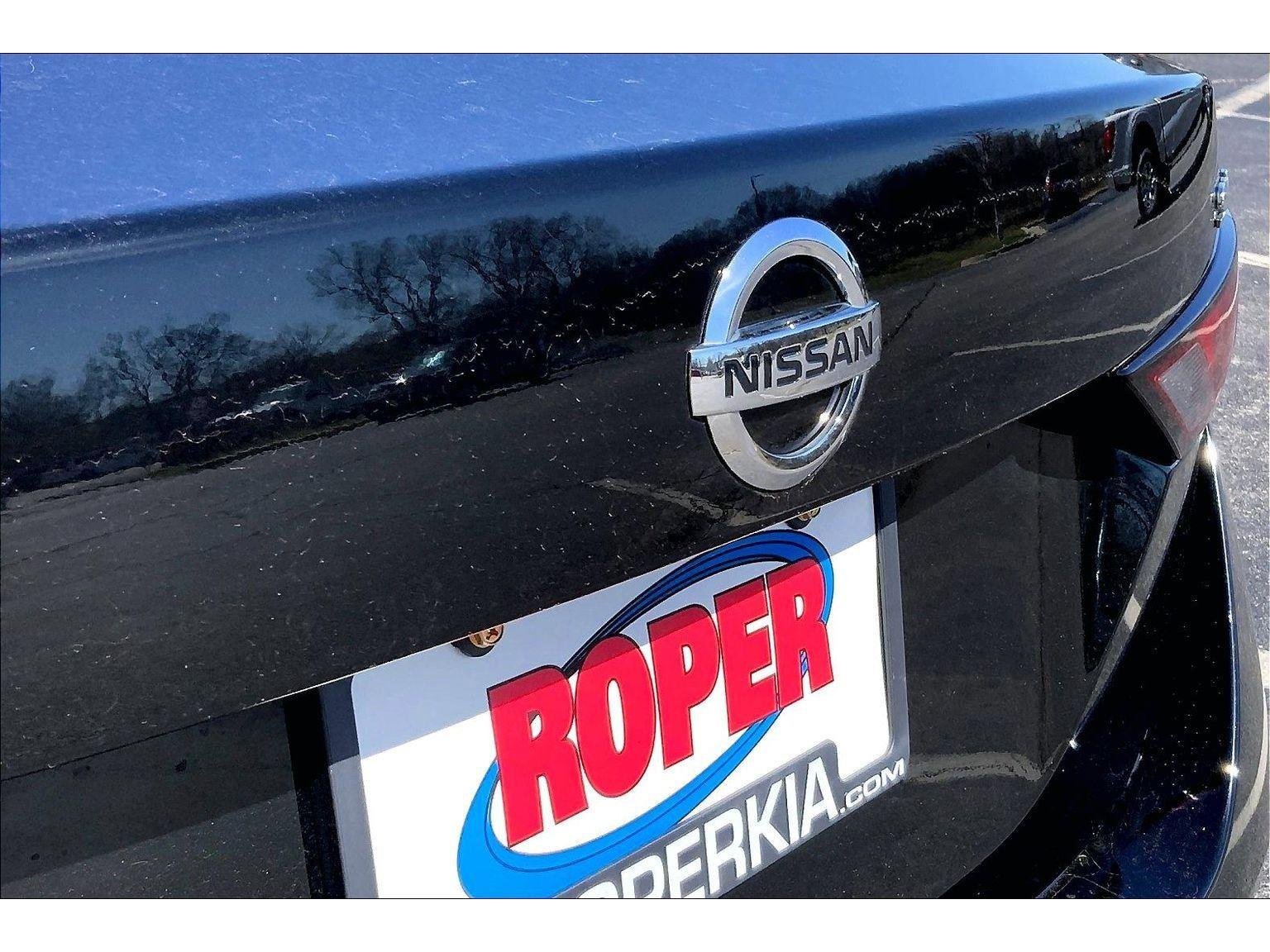 Used 2022 Nissan Sentra SV w/ Trunk Package image 30