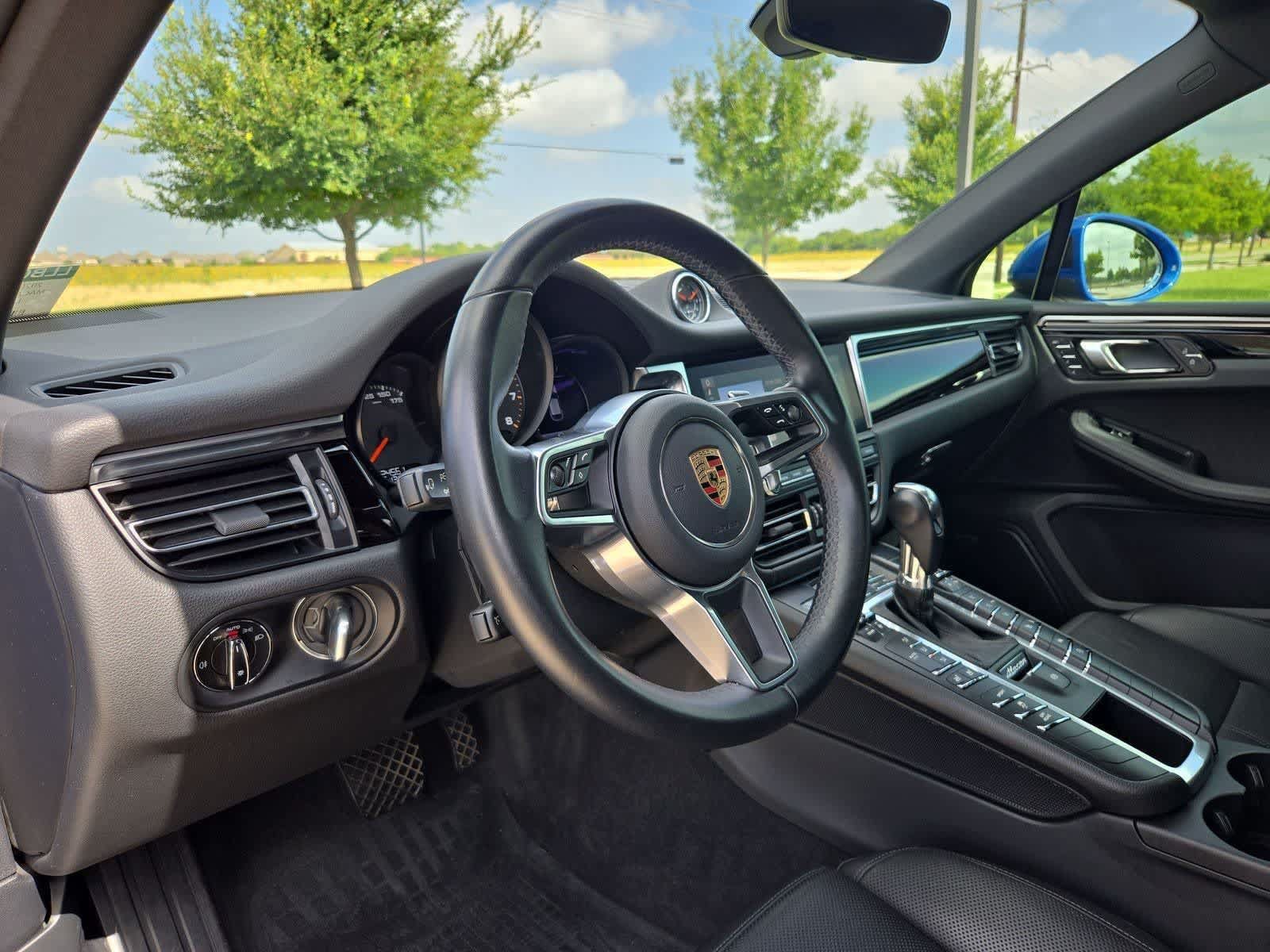 Used 2020 Porsche Macan AWD/4WD image 2