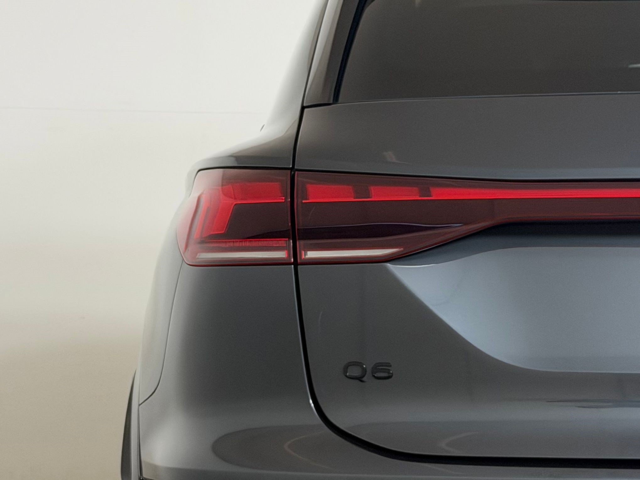 Certified 2025 Audi Q6 e-tron Premium Plus w/ Premium Plus AWD/4WD image 30