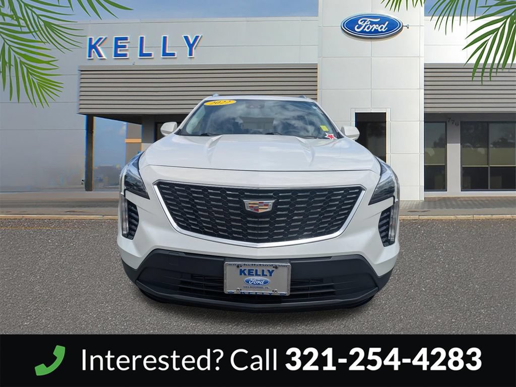 Used 2022 Cadillac XT4 Luxury w/ Cold Weather Package AWD/4WD image 3