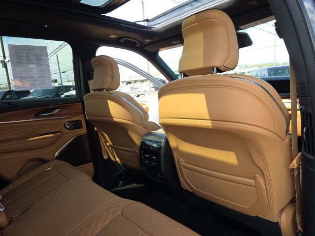 Used 2024 Jeep Grand Cherokee Summit image 52