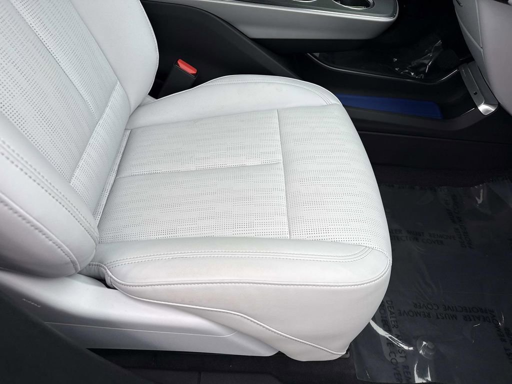 Certified 2024 Cadillac Lyriq Luxury image 12