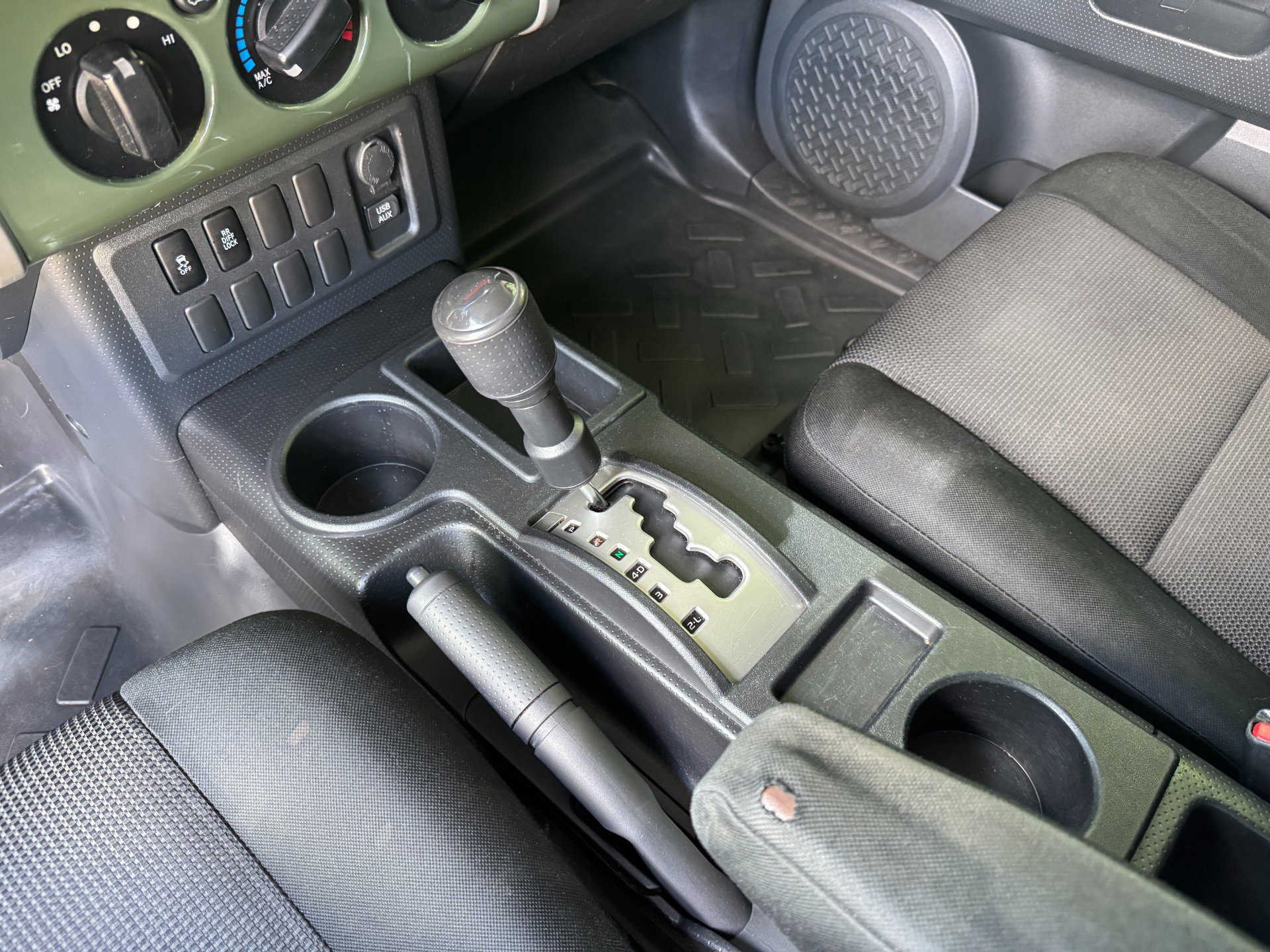 Used 2011 Toyota FJ Cruiser 2WD w/ Convenience Pkg image 34