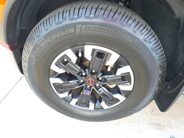 Used 2022 Nissan Frontier Pro-X RWD image 11
