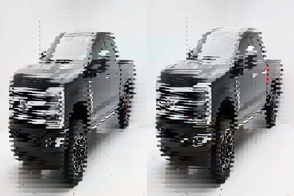Used 2025 Ford F250 Platinum w/ Platinum Plus Package image 2