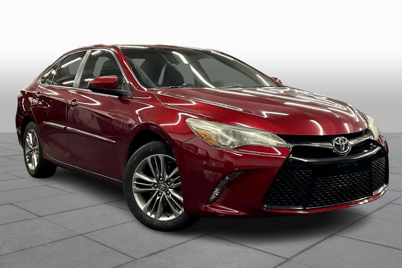 Used 2017 Toyota Camry SE w/ Protection Package (Q2) image 2