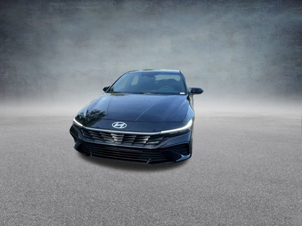 Used 2025 Hyundai Elantra Sport image 7