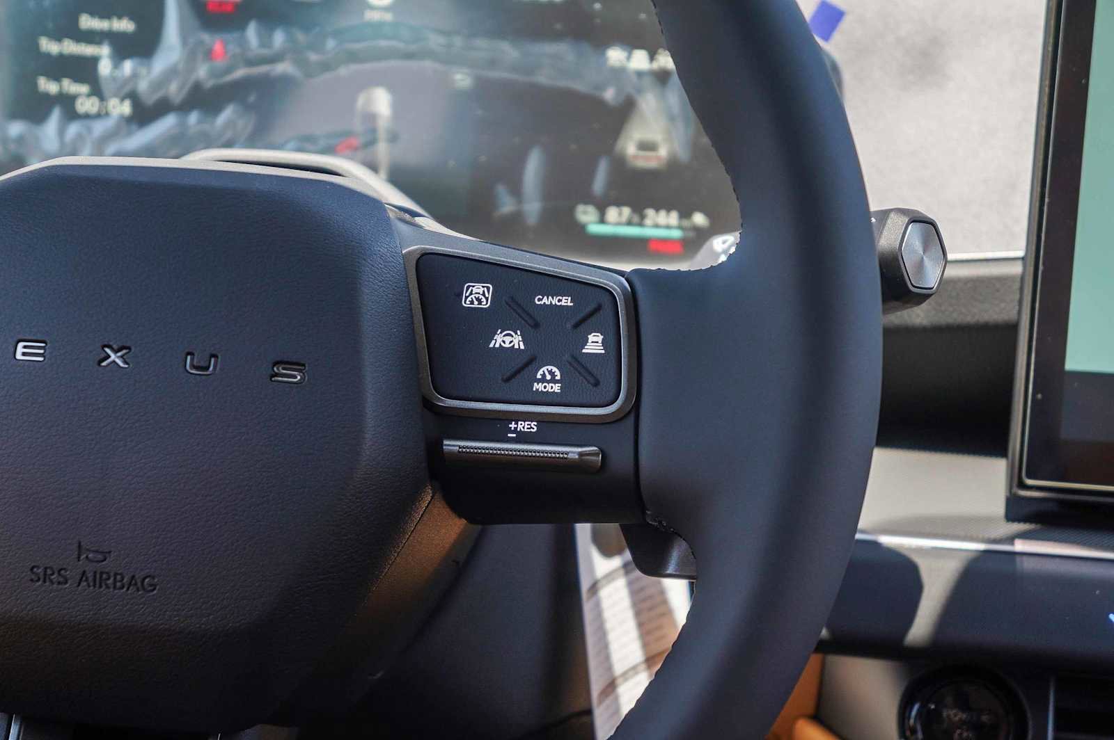 New 2026 Lexus ES 350e FWD image 17