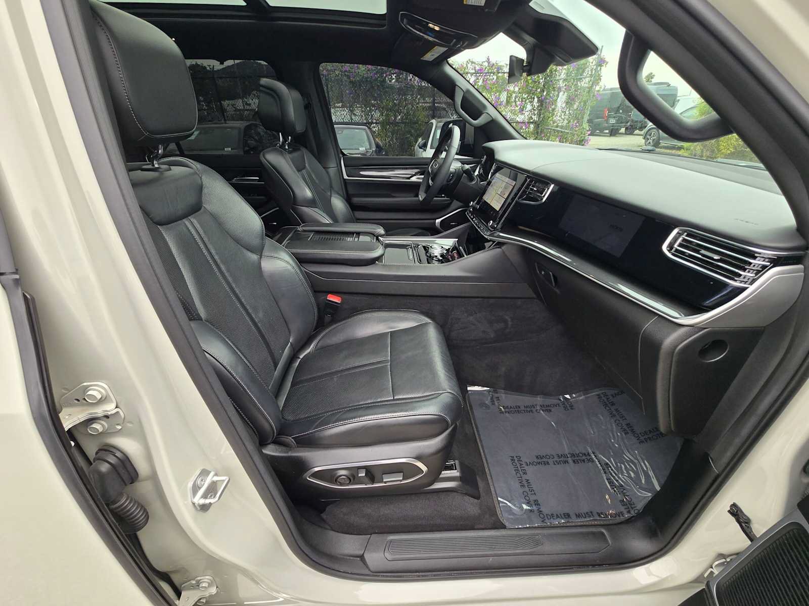 Used 2022 Jeep Wagoneer Series I w/ Convenience Group I RWD image 11