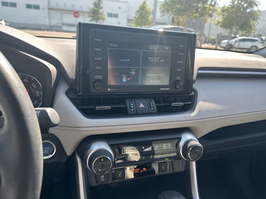Used 2021 Toyota RAV4 XLE Premium AWD/4WD image 17