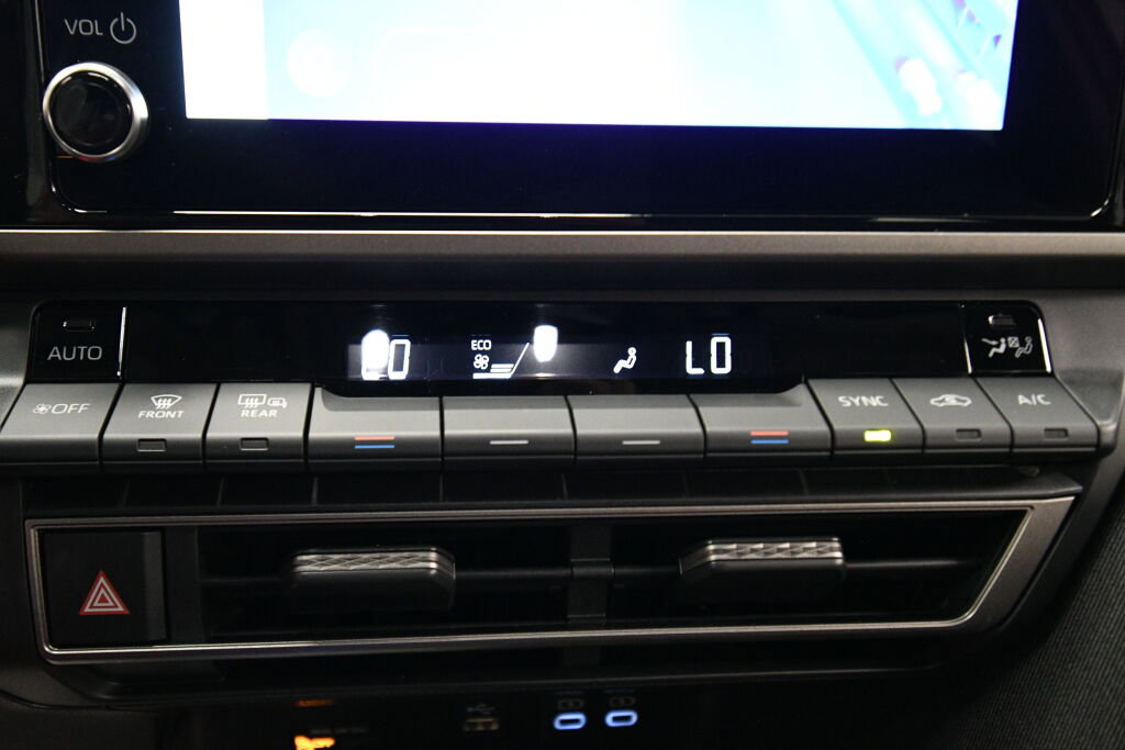 Certified 2025 Toyota Camry LE image 12