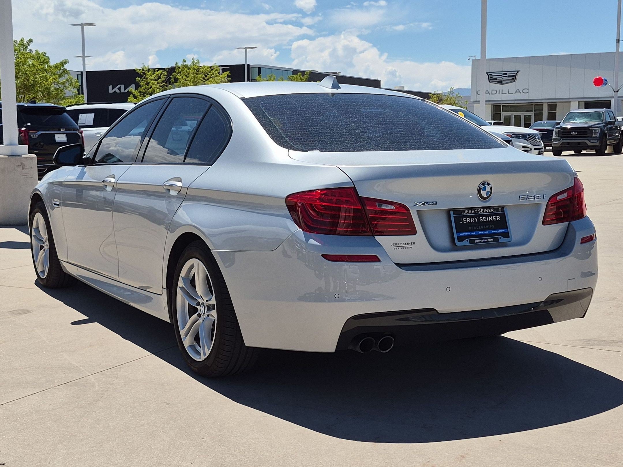 Used 2015 BMW 528i xDrive Sedan AWD/4WD image 3