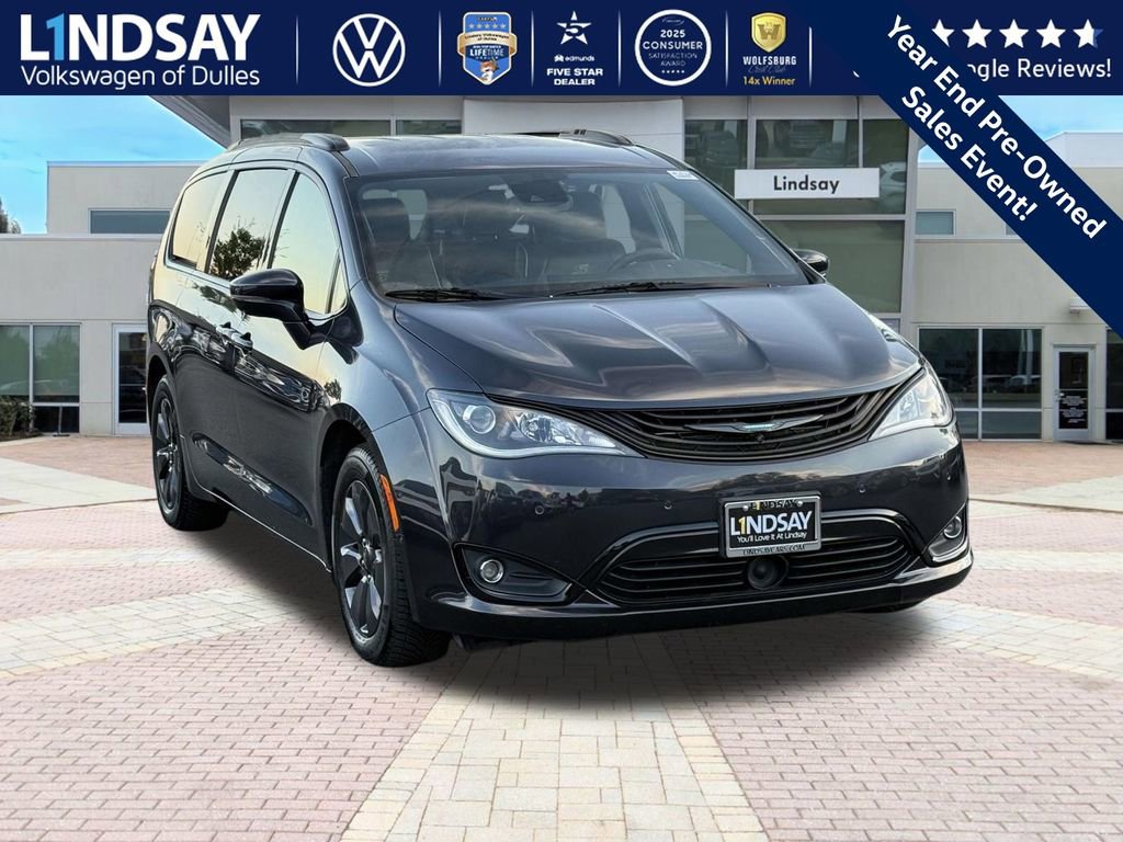 Used 2019 Chrysler Pacifica Limited w/ Advanced Safetytec Group image 1