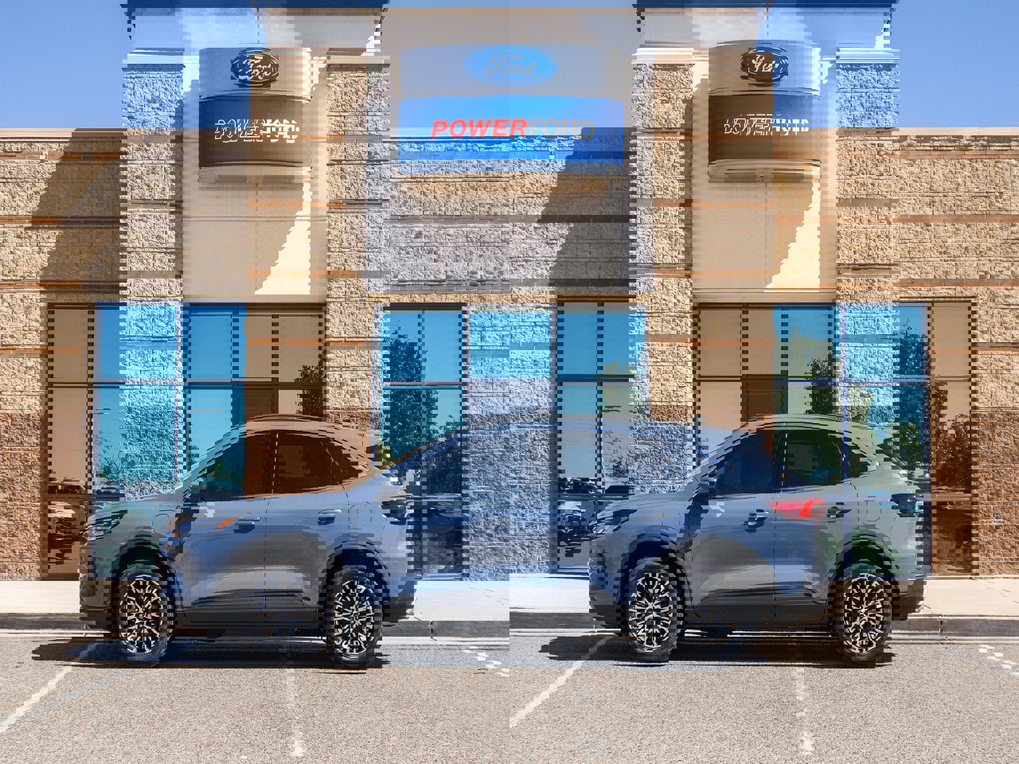 New 2025 Ford Escape SE w/ Class II Trailer Tow Package image 9