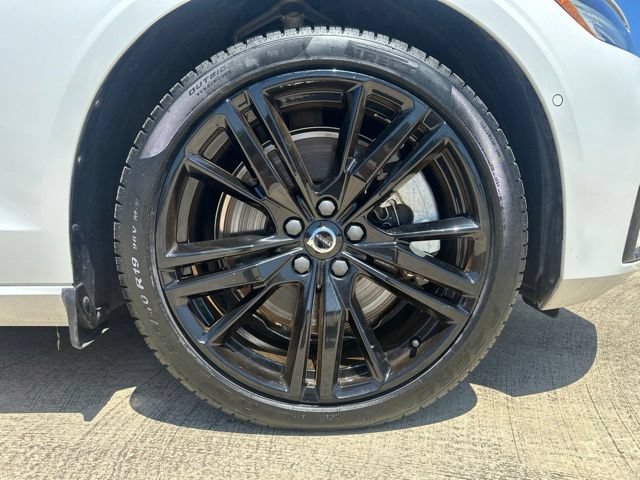 Certified 2024 Volvo S60 T8 Plus w/ Climate Package AWD/4WD image 11