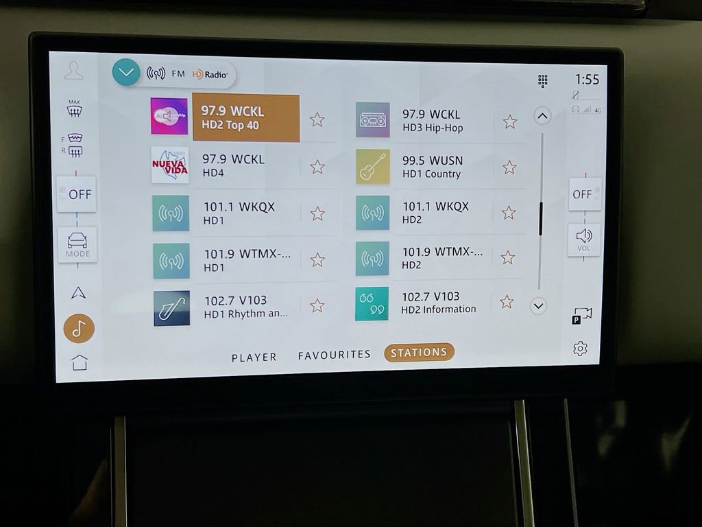 Used 2025 Land Rover Range Rover Velar Dynamic SE AWD/4WD image 15