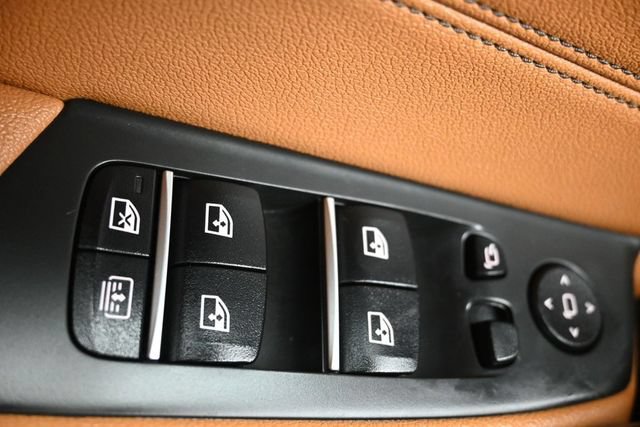 Used 2022 BMW 530i w/ M Sport Package RWD image 23